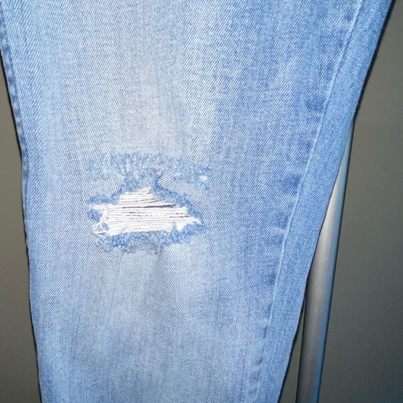 AMO DISTRESSED KATR DAYDREAM JEANS size 30 - Picture 5 of 7